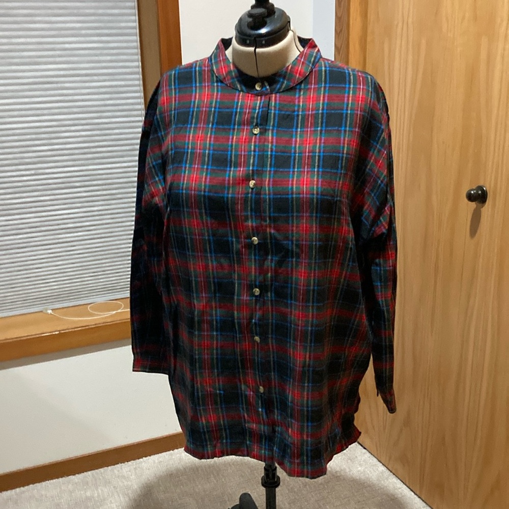 Women’s plus-size flannel top/tunic